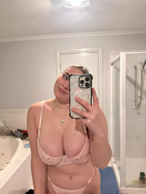 19F, would you like to try my dirty kinks when I arrive daddy? I'll be in town soon.