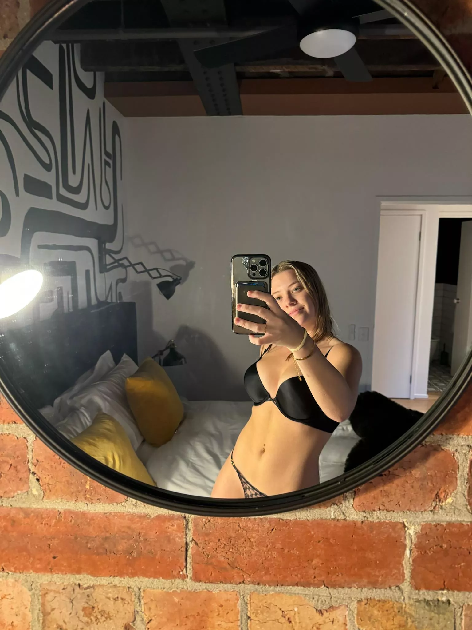 19[F4M]  in town on 10/20! looking for an older daddy that can fill my holes and breed me.