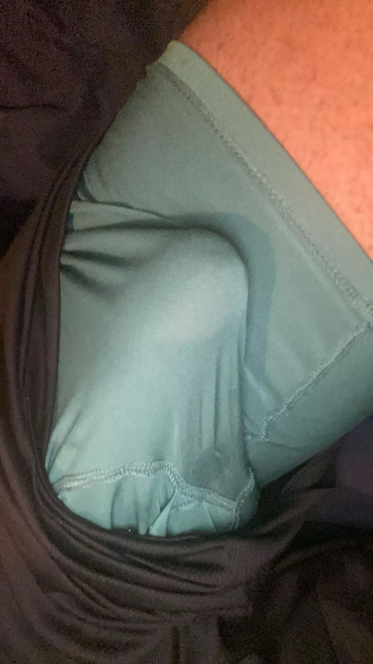 [21] tight & hung bros hmu. be 19+. stats below 