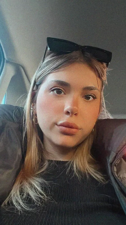 22f barista by day and your sex toy by night