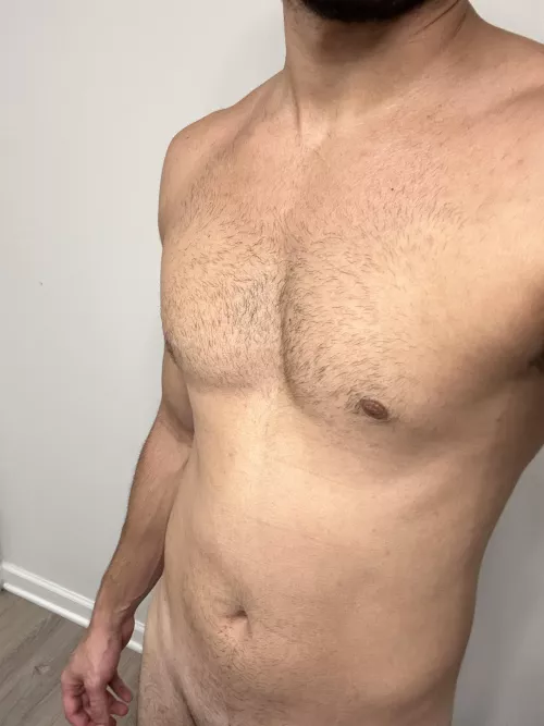 23 M I’m into feet looking to suck toes and have fun. #Hiram