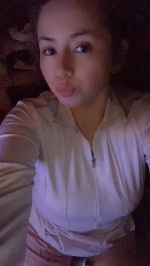 23 y/o looking for her daddy 🫶🏻