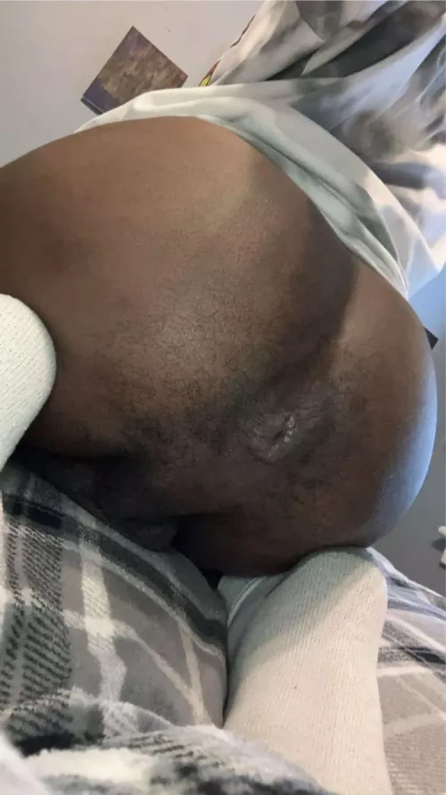 [24] thirsty for white men 