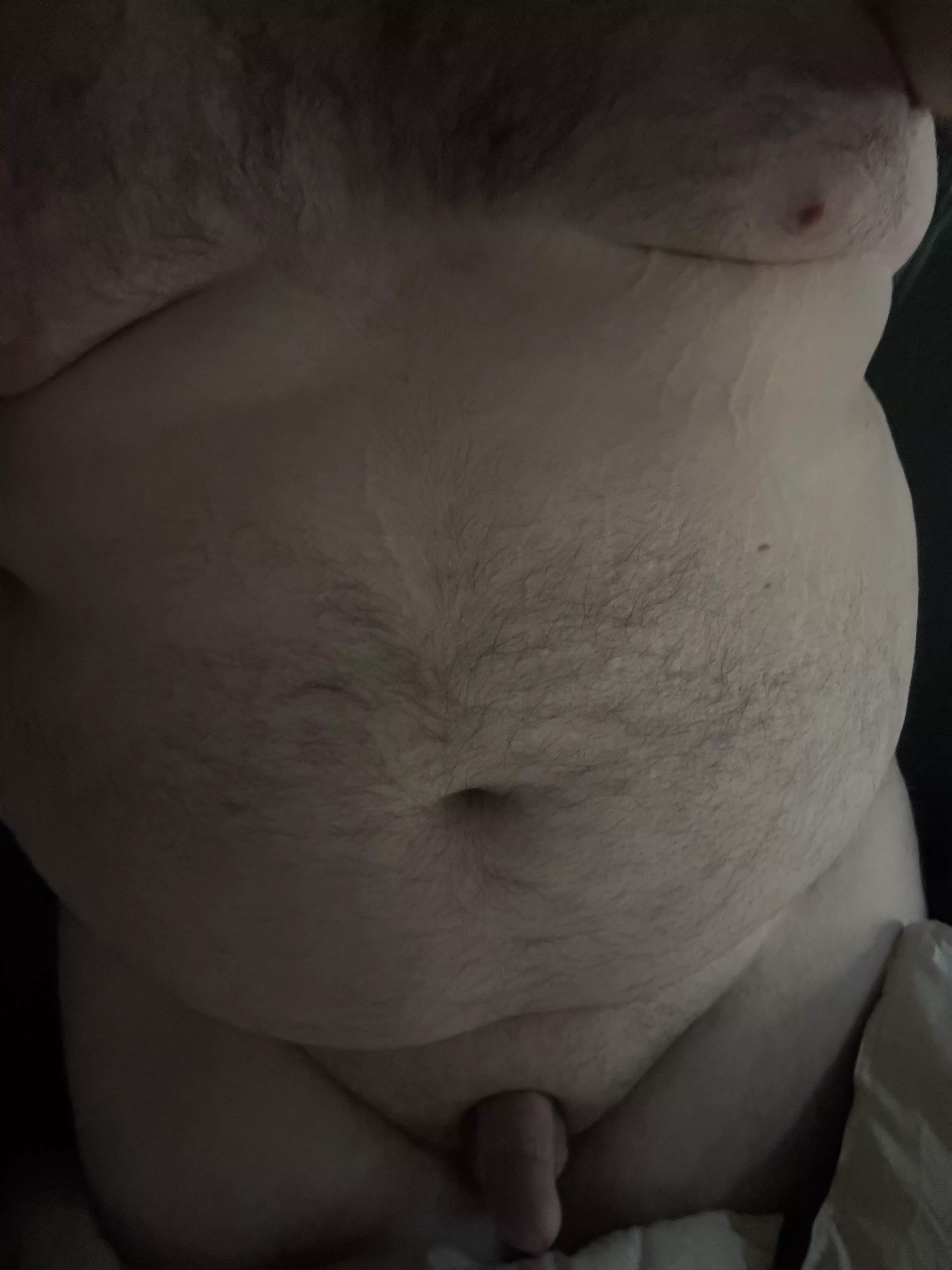 26 looking for a twink to join me in bed 