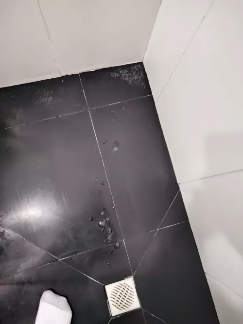 [27] bathroom at the couple’s house 