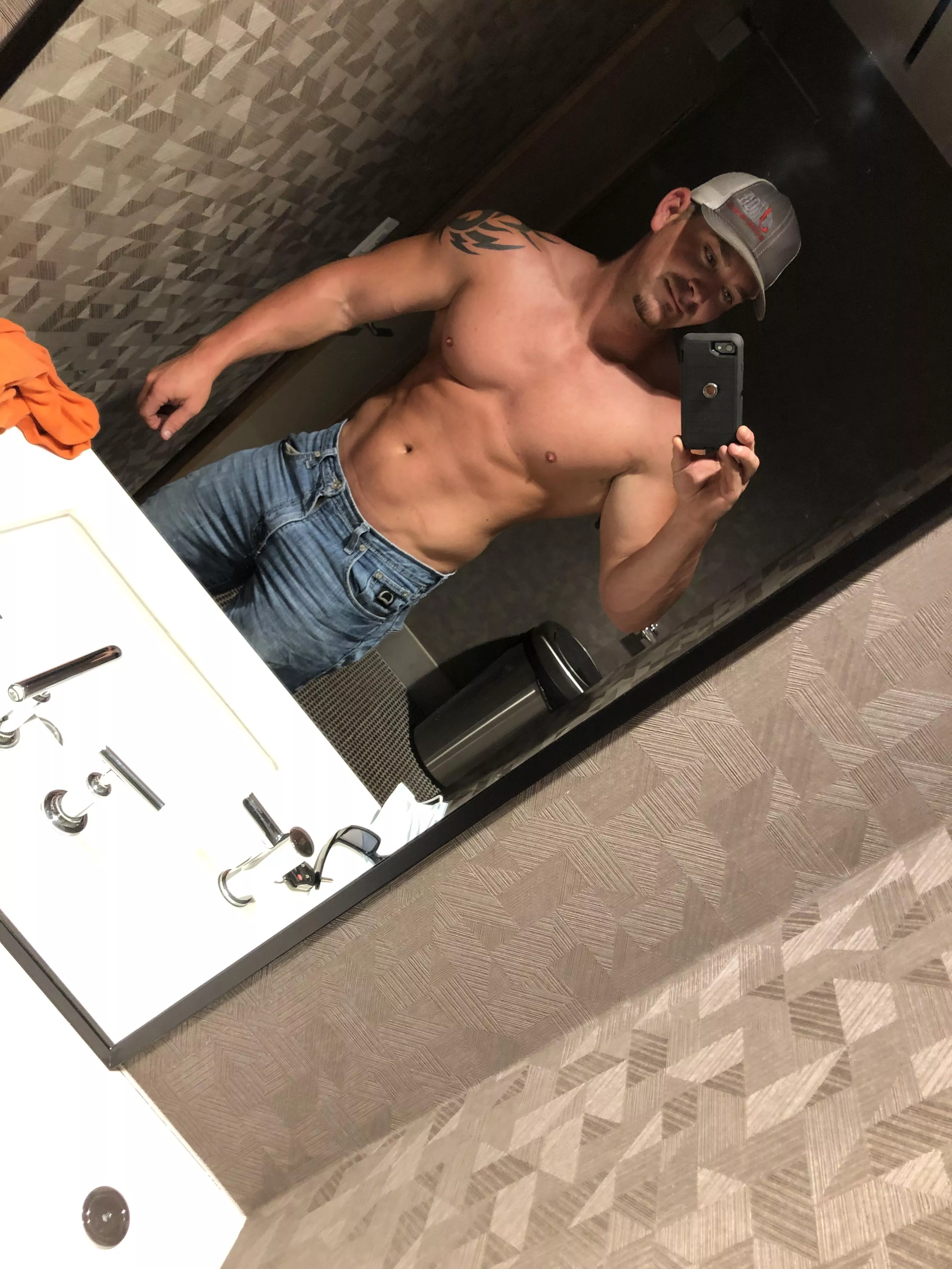 32[m4f] looking for fun