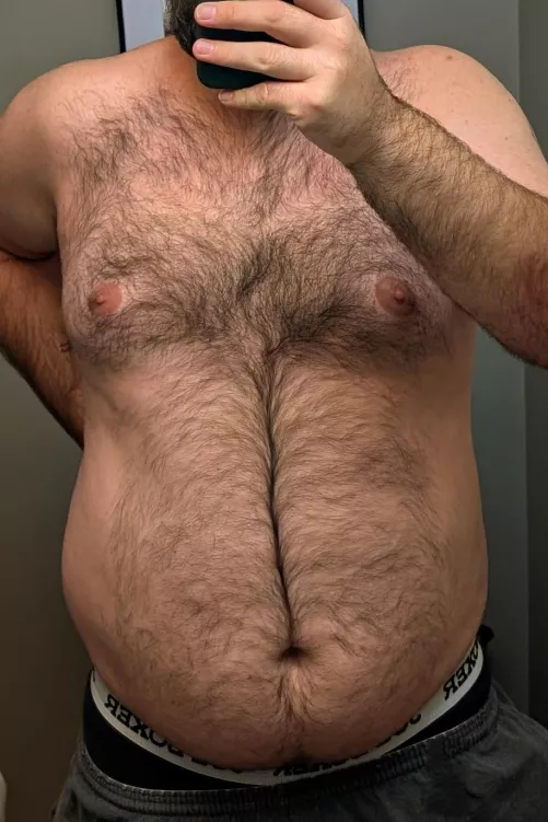 (33) this photo definitely contains a visible gut 