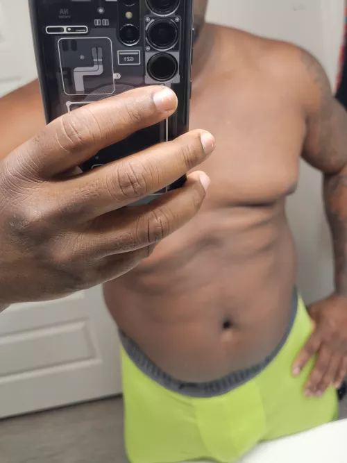 33[M4F] Looking for casual fun