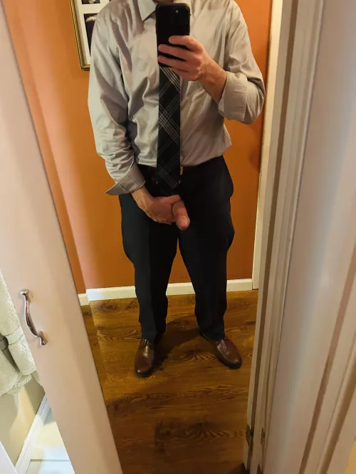 [36] ready for a *hard* day at work.. 