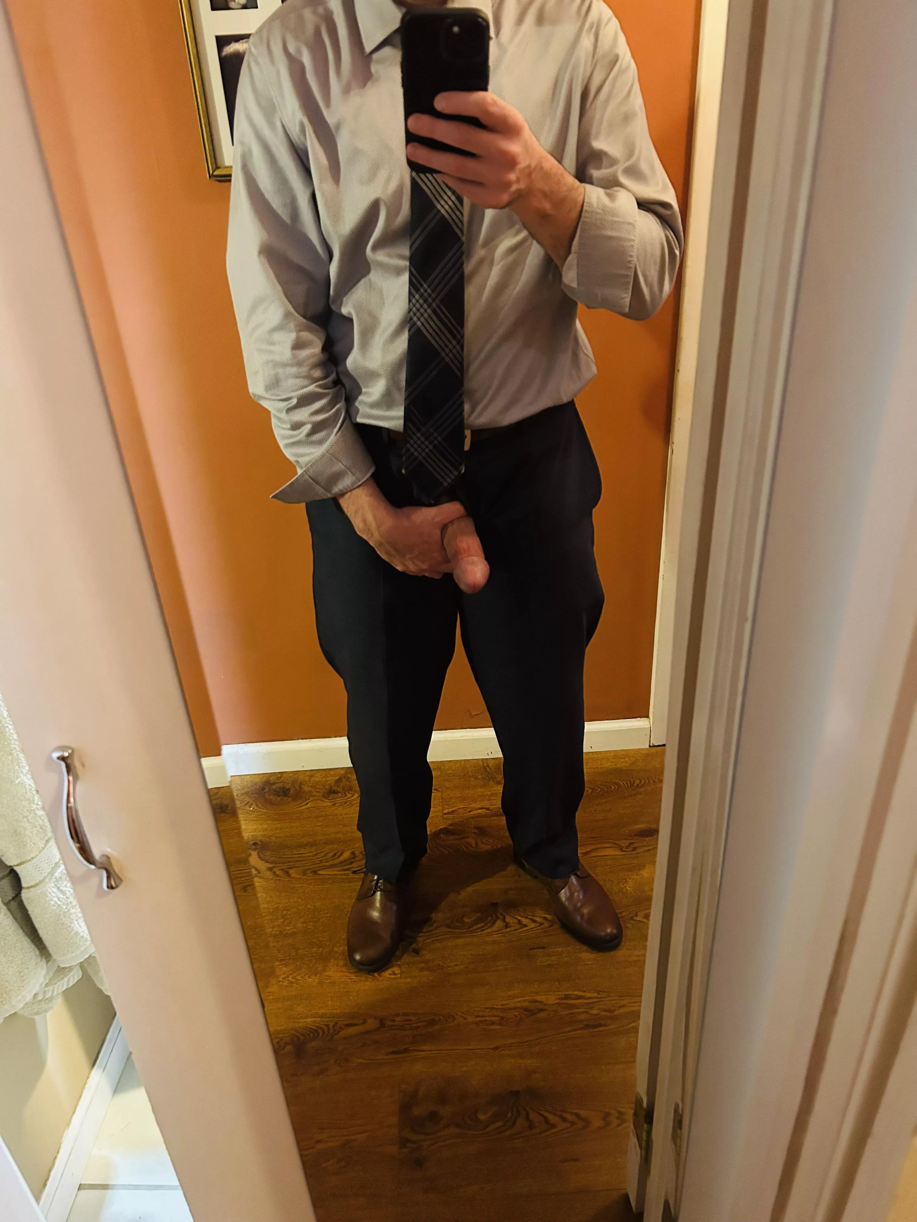 [36] ready for a *hard* day at work.. 