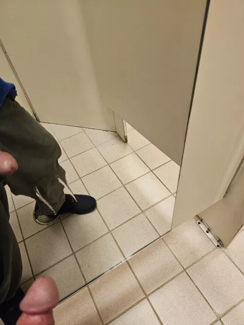 (40) doing s little pre cum tagging for the next guy