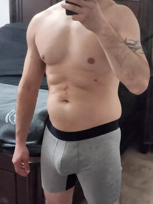 41[M4MF] - Babylon/Long Island - seeing if anyone is looking for a fun straight single guy today, now or later, Into MFM or one on one, just nothing bi. Recently tested clean(Up for bare fun), discrete, energetic and will show up. Up to chat to see if we