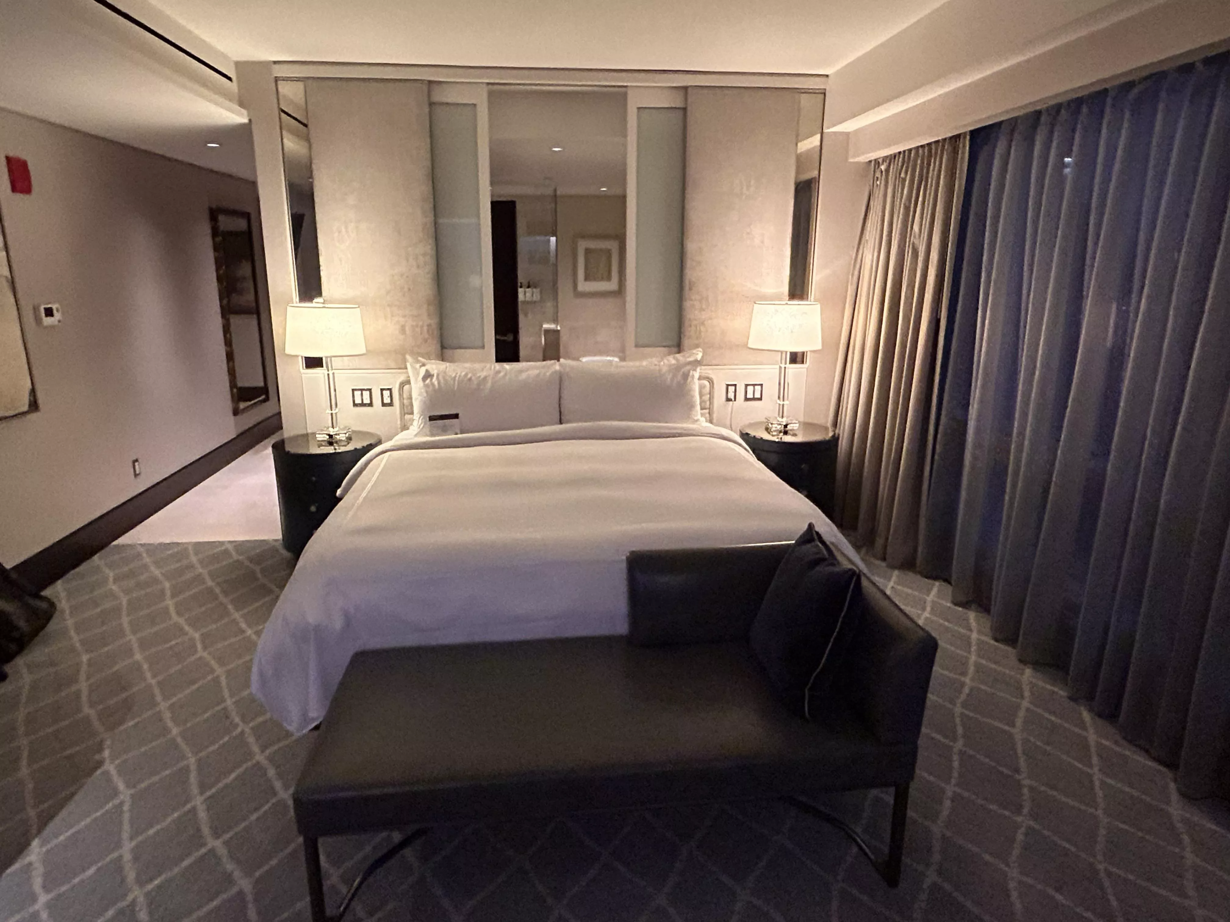 54 [M4FM] Boston (Downtown / Harbour) - white professional guy looking for a sexy couple to turn a luxury hotel room into a fuck pit