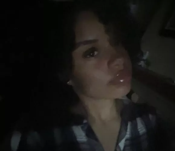 A pretty face makes you weak 