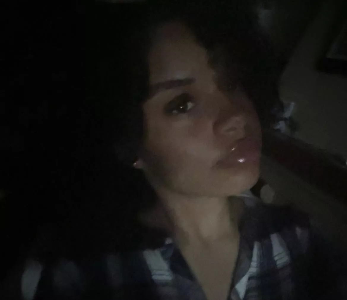 A pretty face makes you weak 