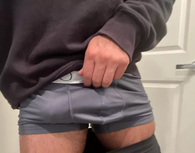 Anyone down to suck me dry, 22 here guys yunger or around my age hmu