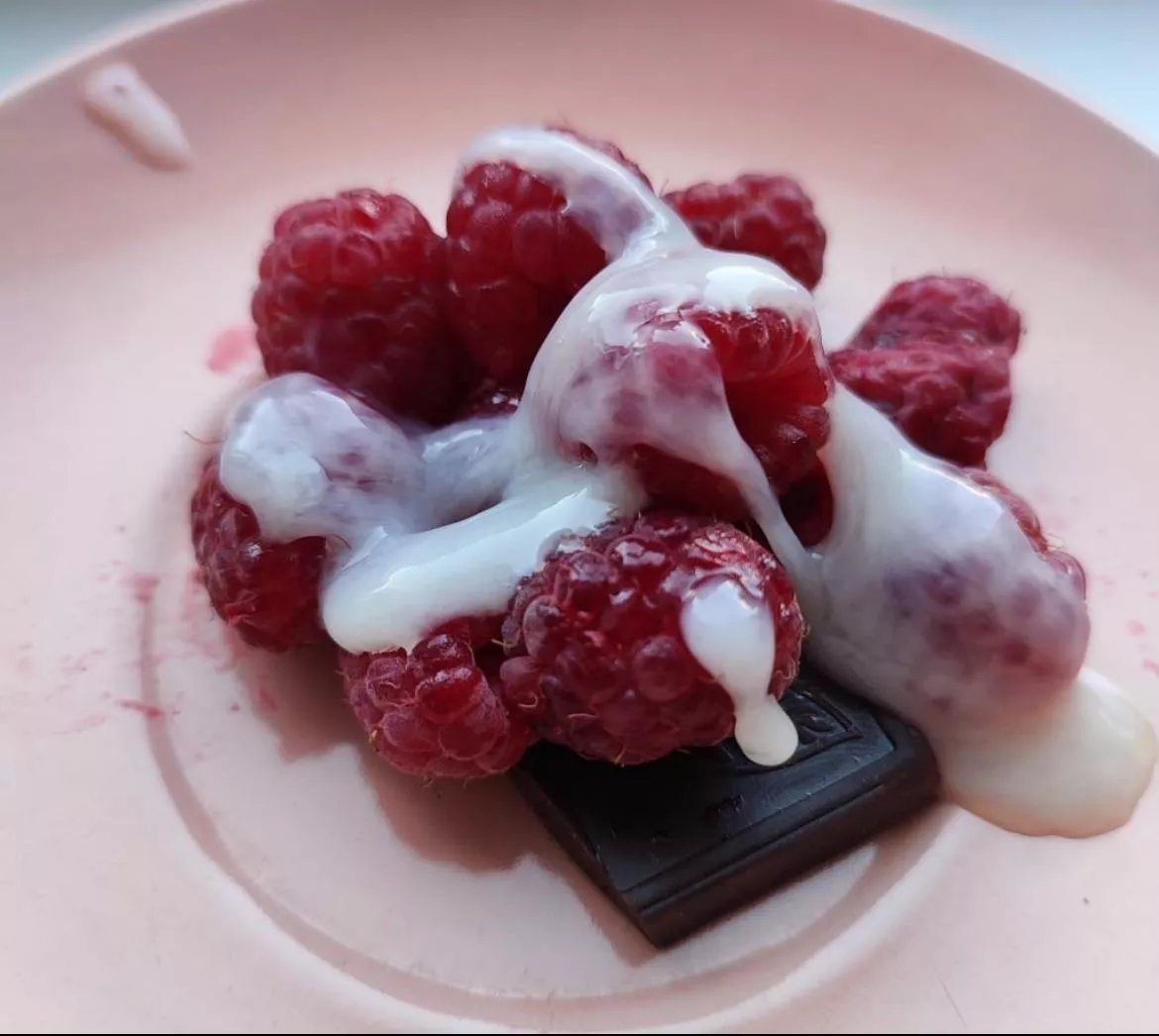 Berries and Cream 😳