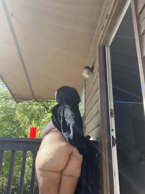 Booty out in a beautiful Saturday 