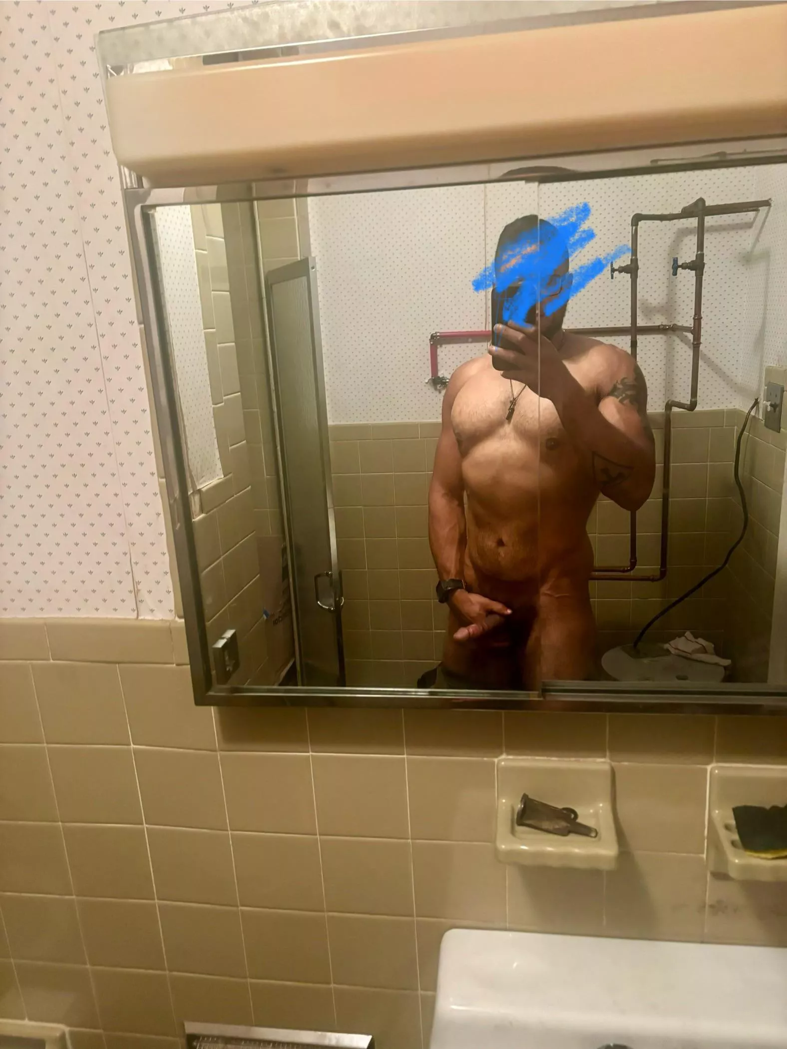 Bored af can I dm you :)