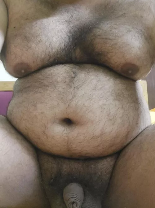 Chubby Brown Bear..Need to have my nipples sucked long and hard