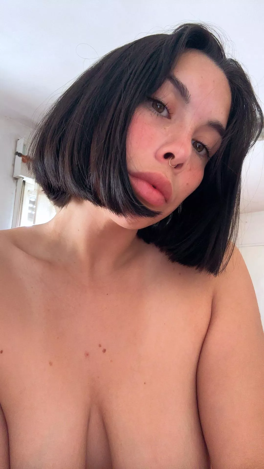 Come put your dick between my oiled titties