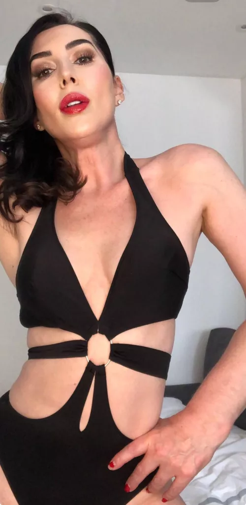 Counting down to my holiday…….  Easy access in my swimsuit 😈😈😈😜😜😜