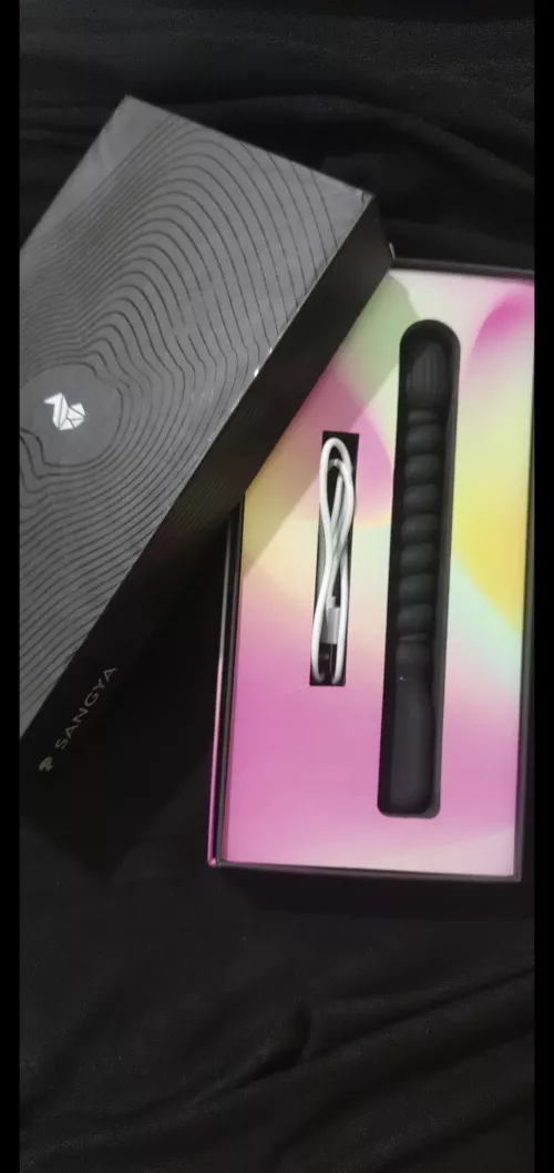 Couple here looking for Threesome/watching partner or a online partner is welcome too