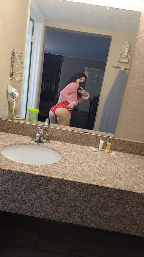 Cum check out my tele @jessic1994 