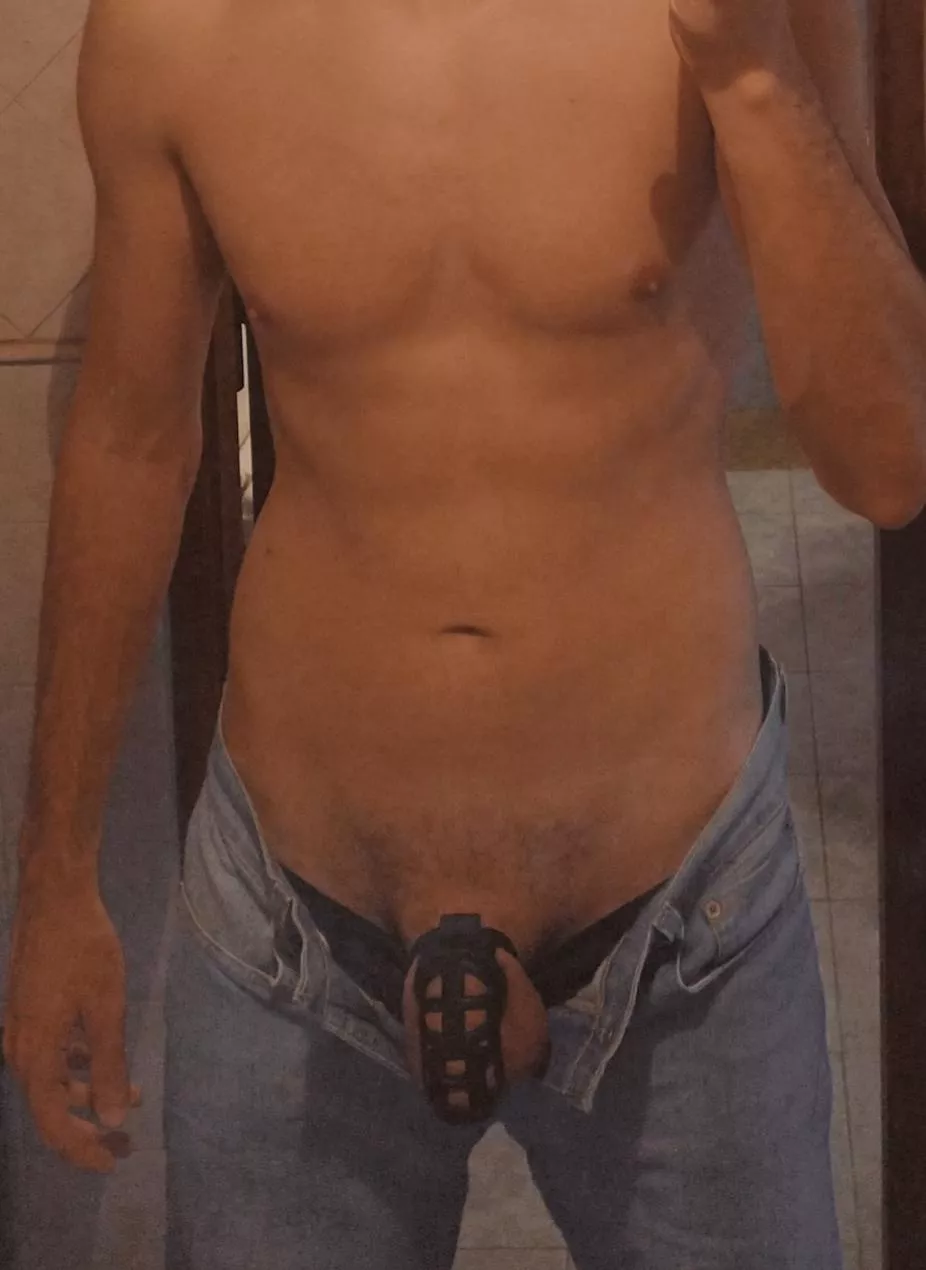 Day number🤔... Well, never mind, locktober continues 🤭🤭