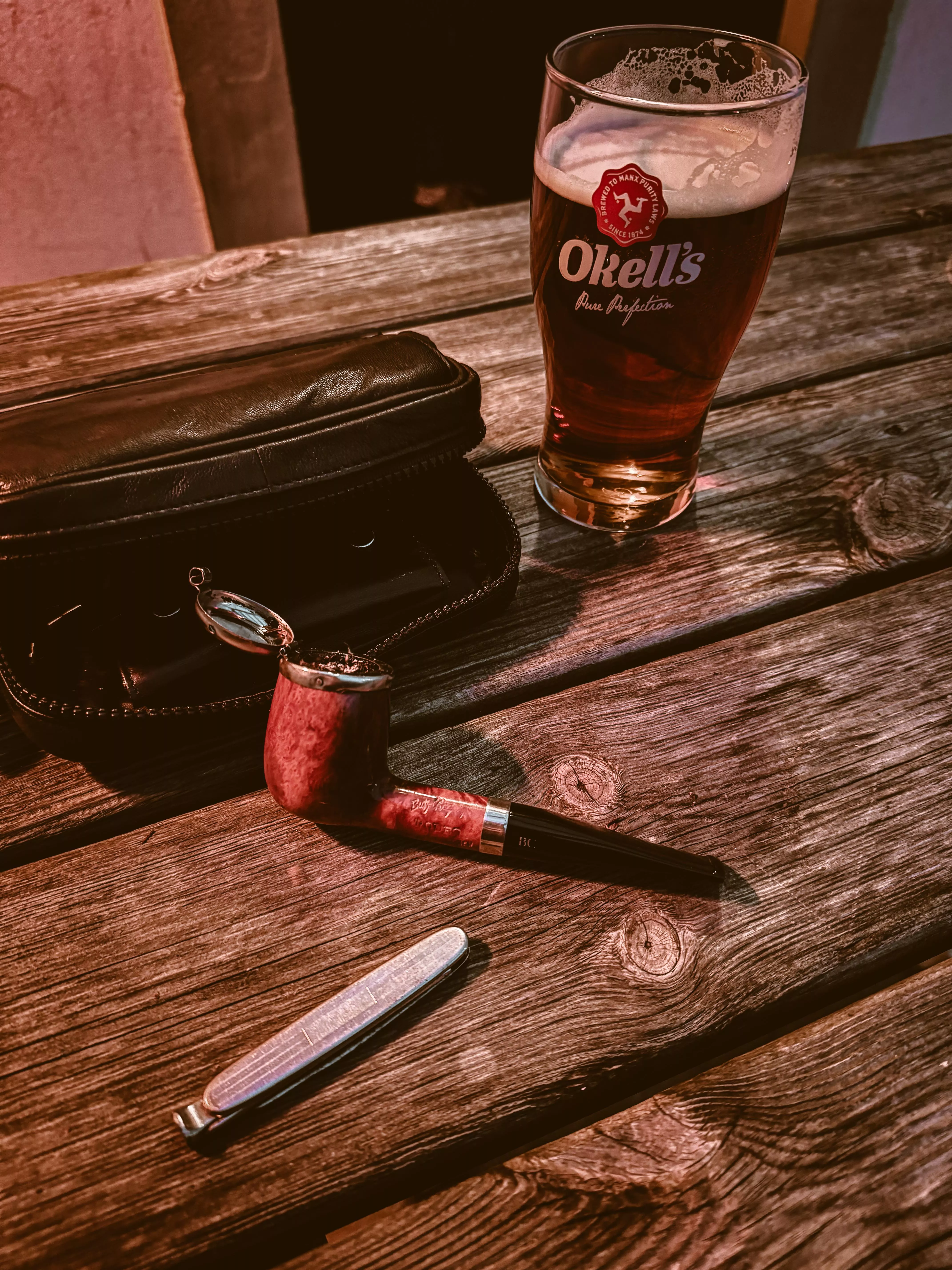 Deluxe navy rolls, in my butz choquin rodeo with a pint of bitter. 