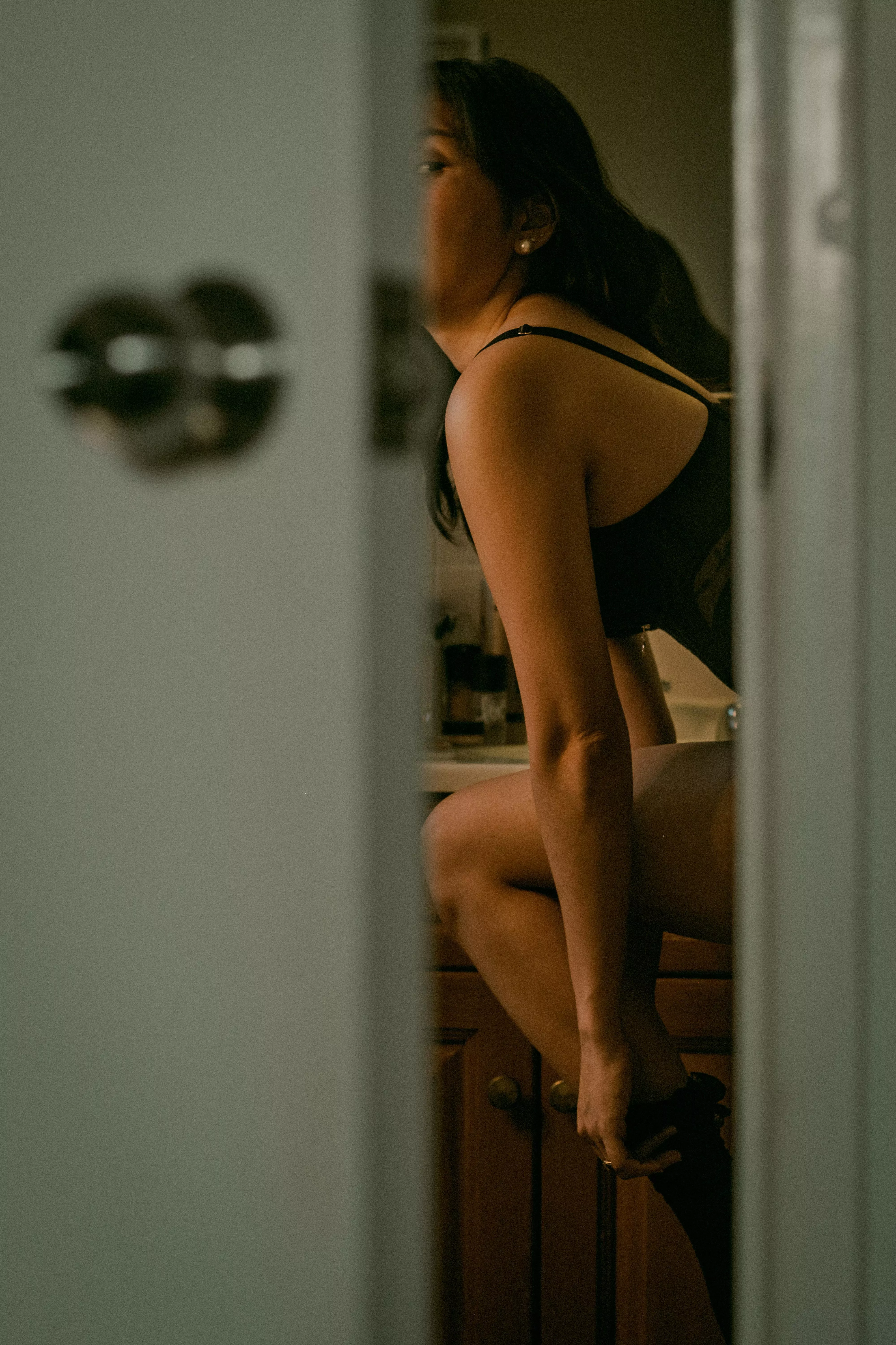 [F] Do you dare come closer, or will you just watch from the door?