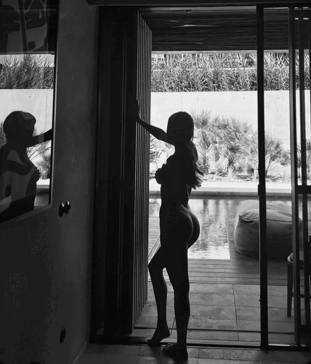 F22 Everyone is fighting over this ass in my DMs and comments, when all I need is a good fucking