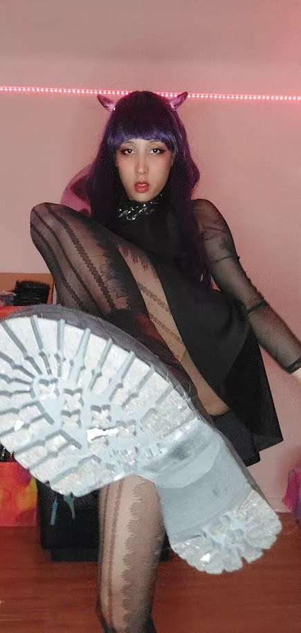 Feeling like stepping on some loser