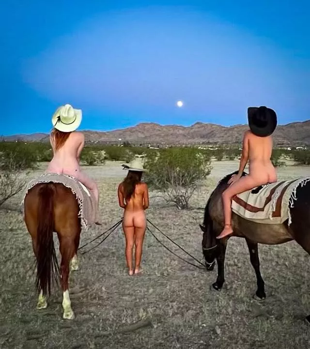 Five moons in one shot