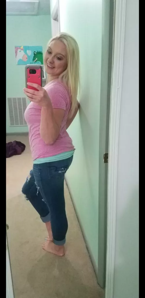 Found some stuff on husbands phone and am curious if any bbc is interested in me 