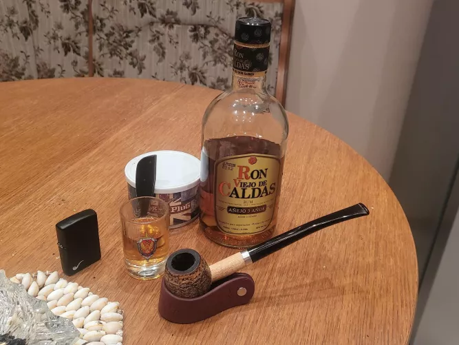 G&L Pease Spark Plug and Ron Viejo de caldas 3