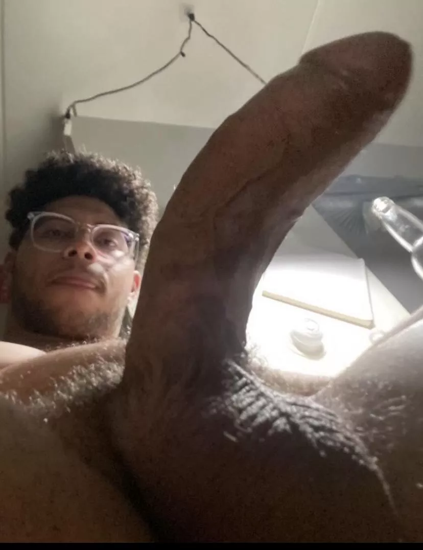 GM . Can Asian boys rate me, I like too know if  I can pull a Asian boys  to like me 👉👈