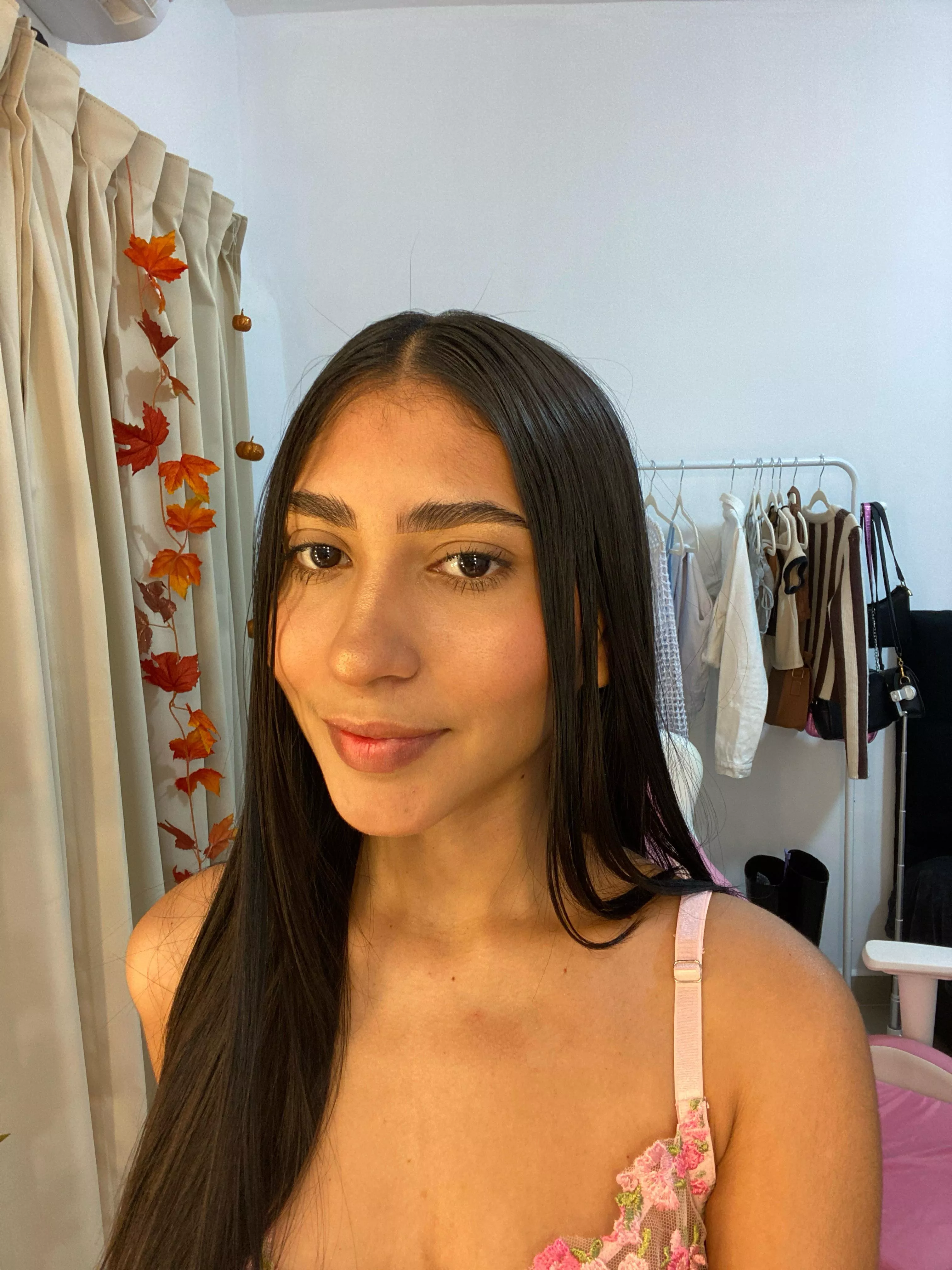 Hello, i am online in [Zamileth_1M]