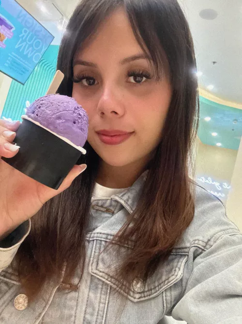 here's a cute little pic for you ;) 19F