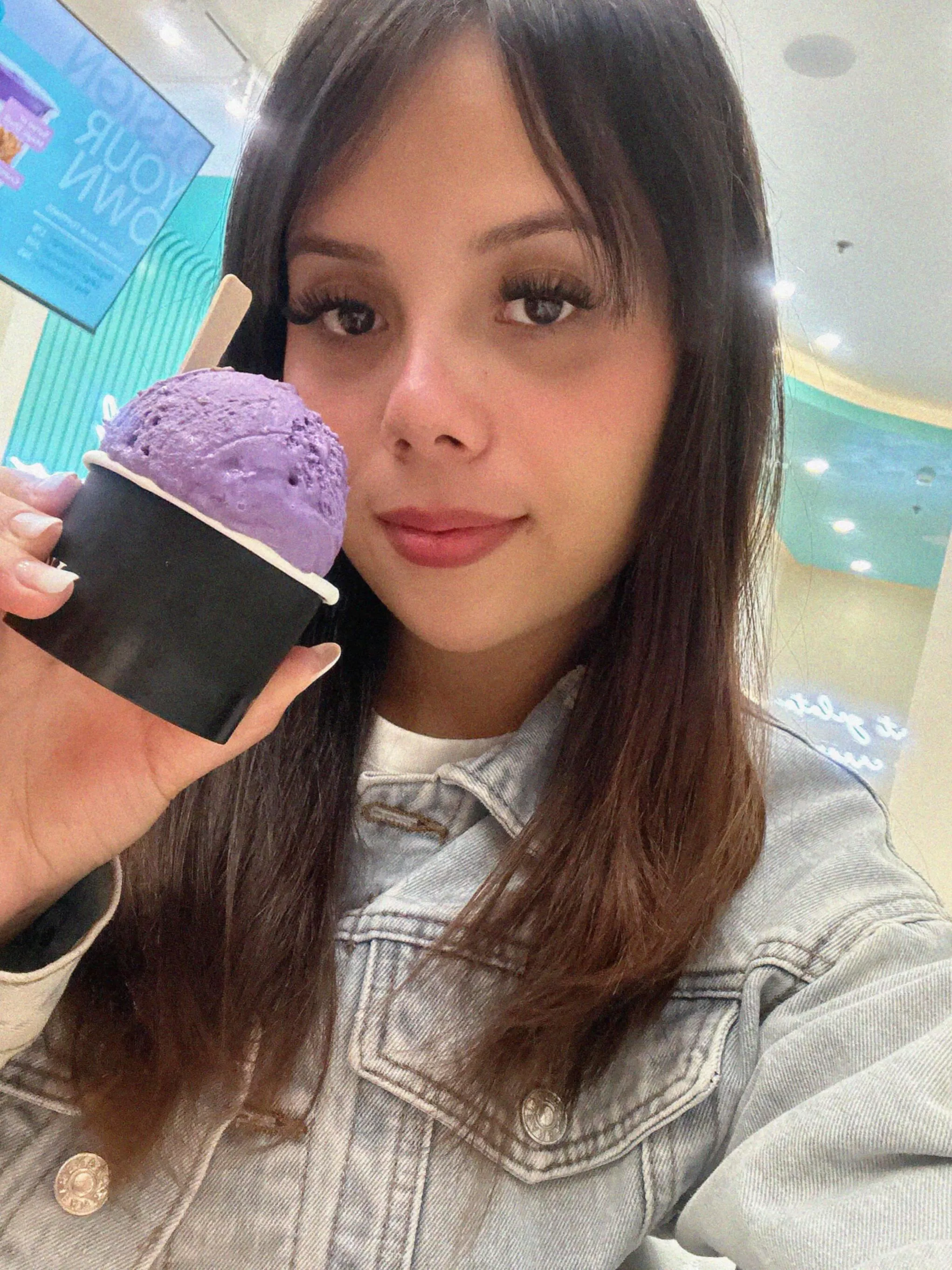 here's a cute little pic for you ;) 19F