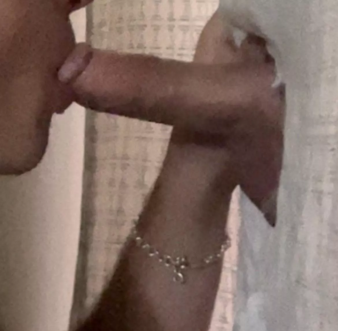 hosting private GH tonight. need to suck and swallow. off filmore 👅 social