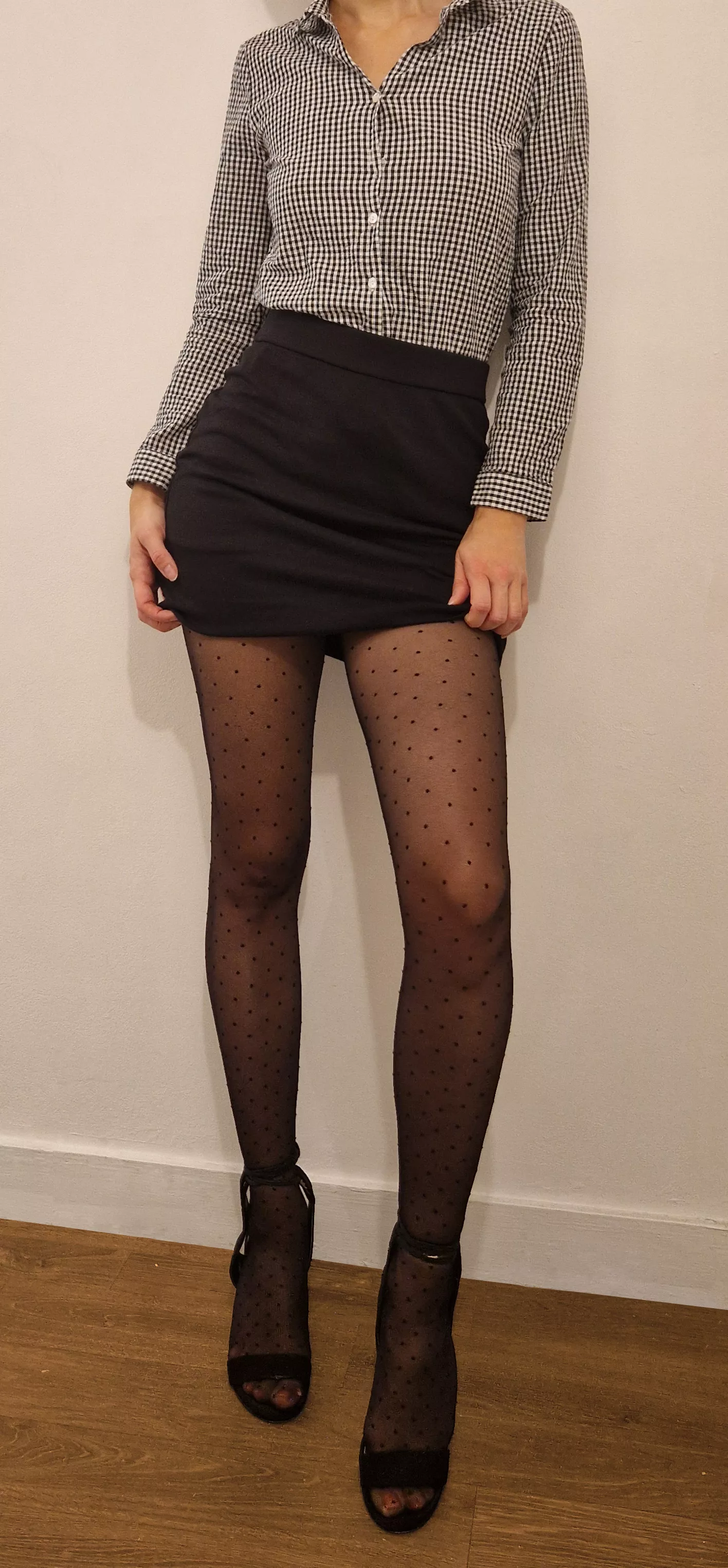 How’s my work outfit? Good enough to ask me out after work?