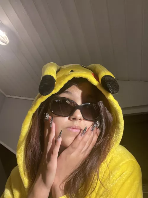 How's your locktober going? Imagining my new nails tapping on your cage ππ