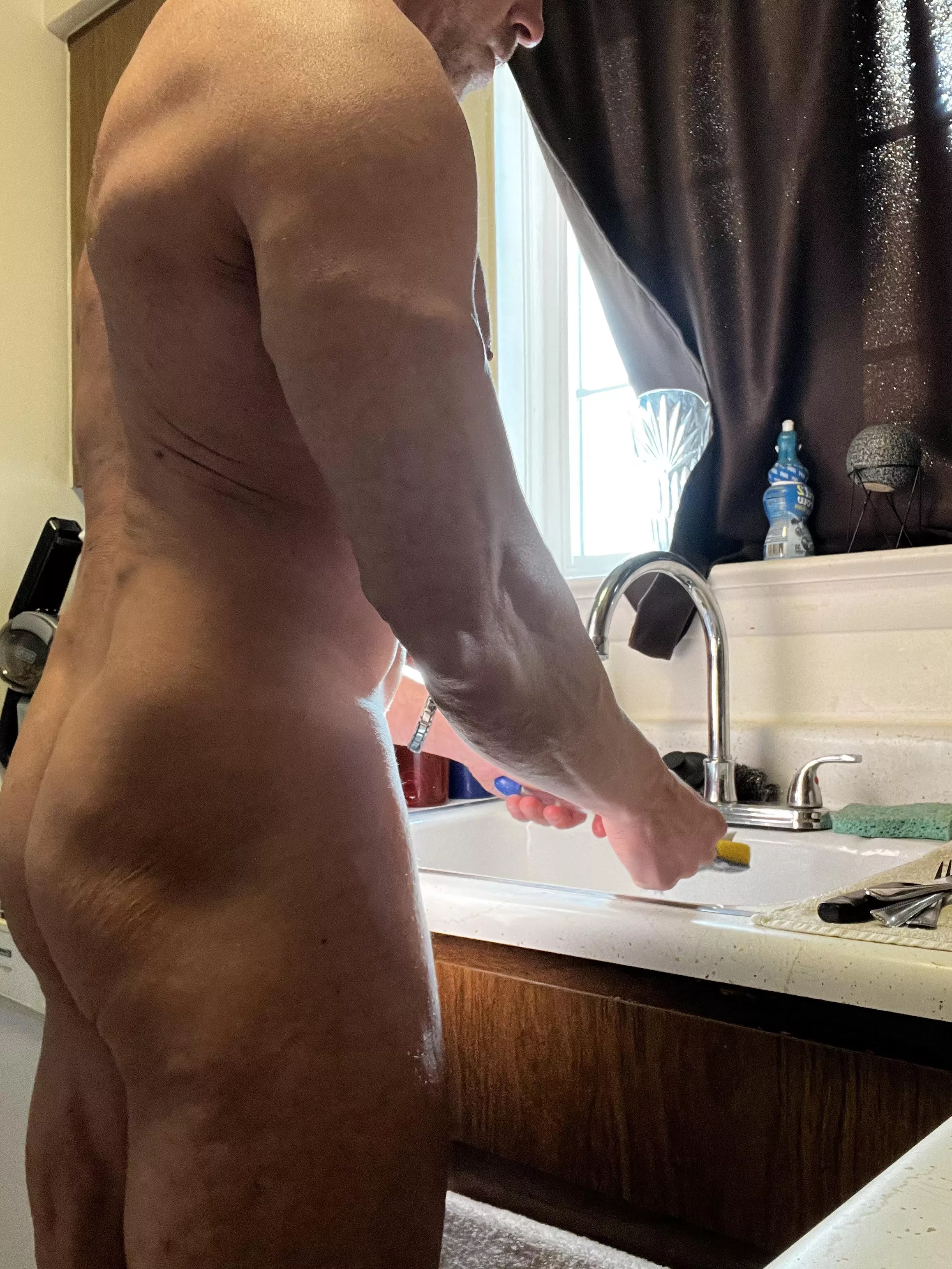 I could use some help ….with dishes😏