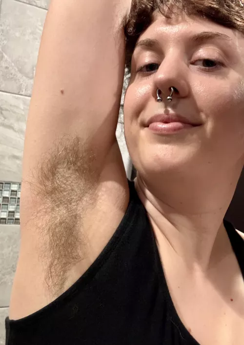 I didn’t wear deodorant to the gym and smelled soooo tasty afterwards [p]