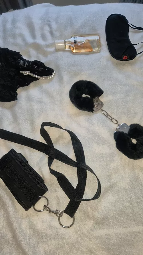 I know what is missing and I want... what would do you like to play with? (F) 