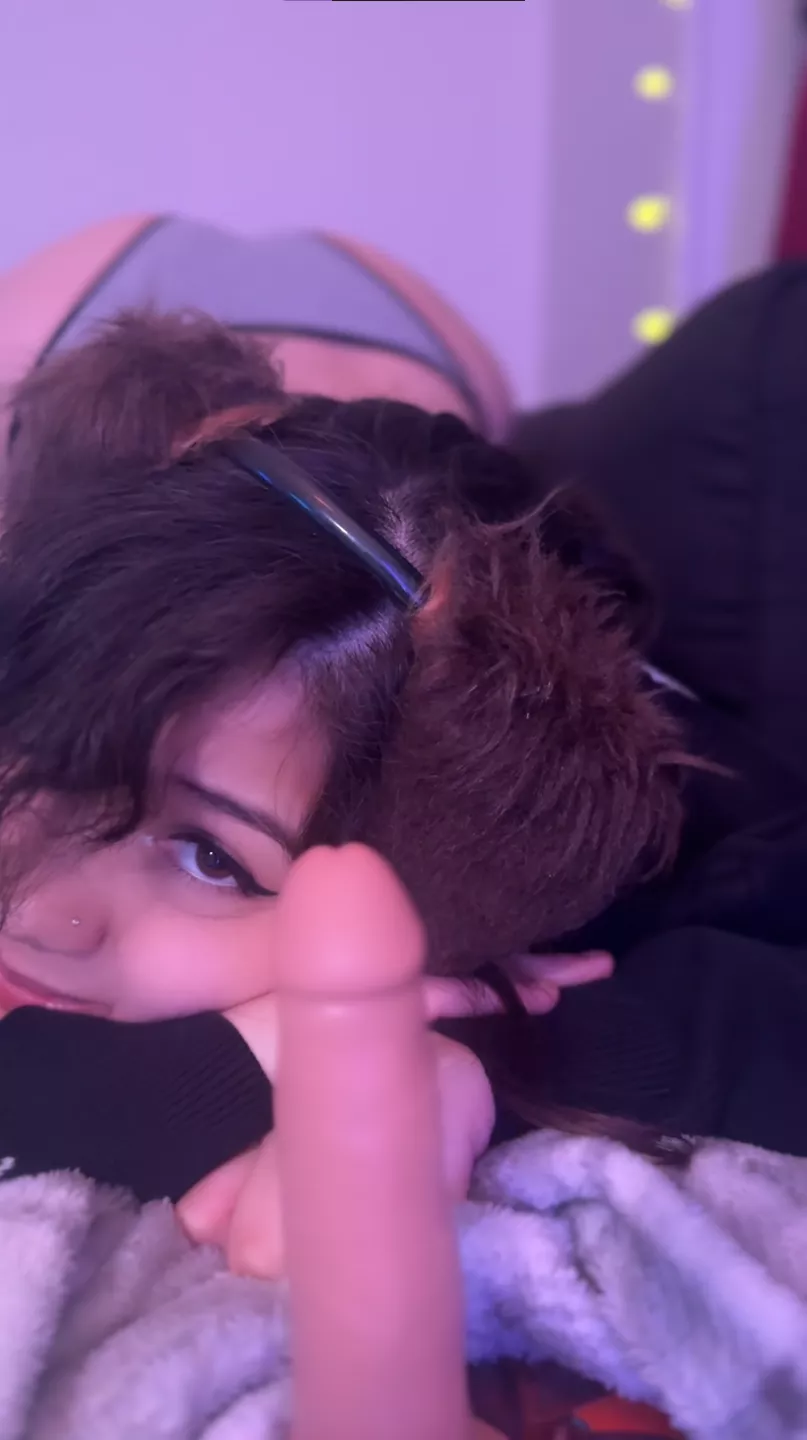 i love cock so muchm,,, feeling one twitch inside is my favorite thing in the whole world ^_^