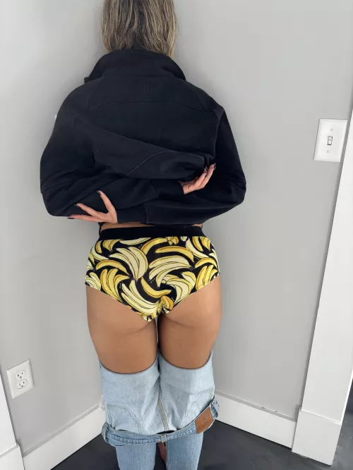 I need a banana in me