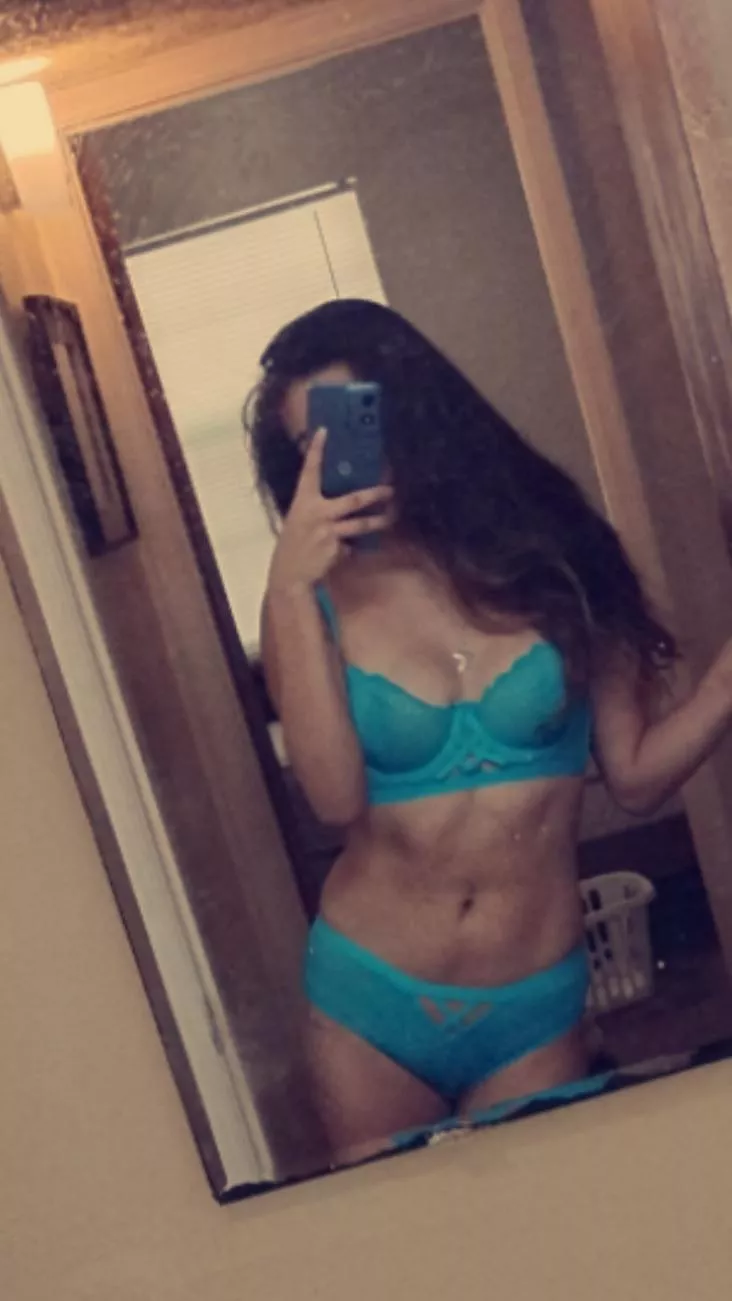 🥵I need a tongue ran down my body🥵