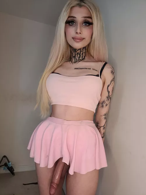 I need someone who will always suck me off when I am wearing short skirts, is that you?